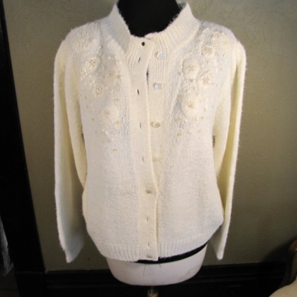 Very Pretty White Sweater by Donagain.